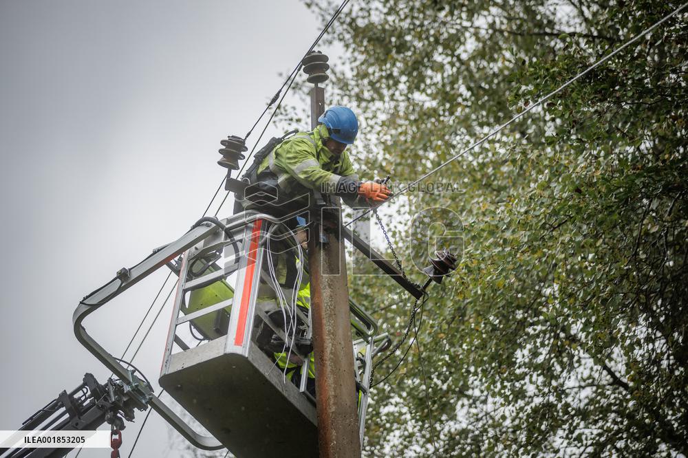 Fixing power outages