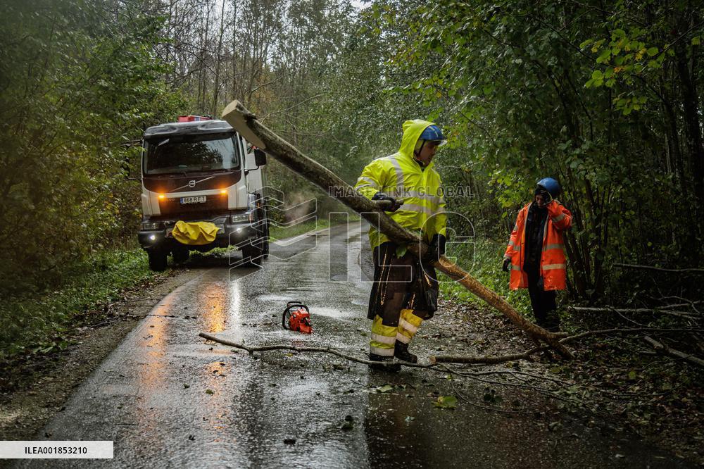 Fixing power outages