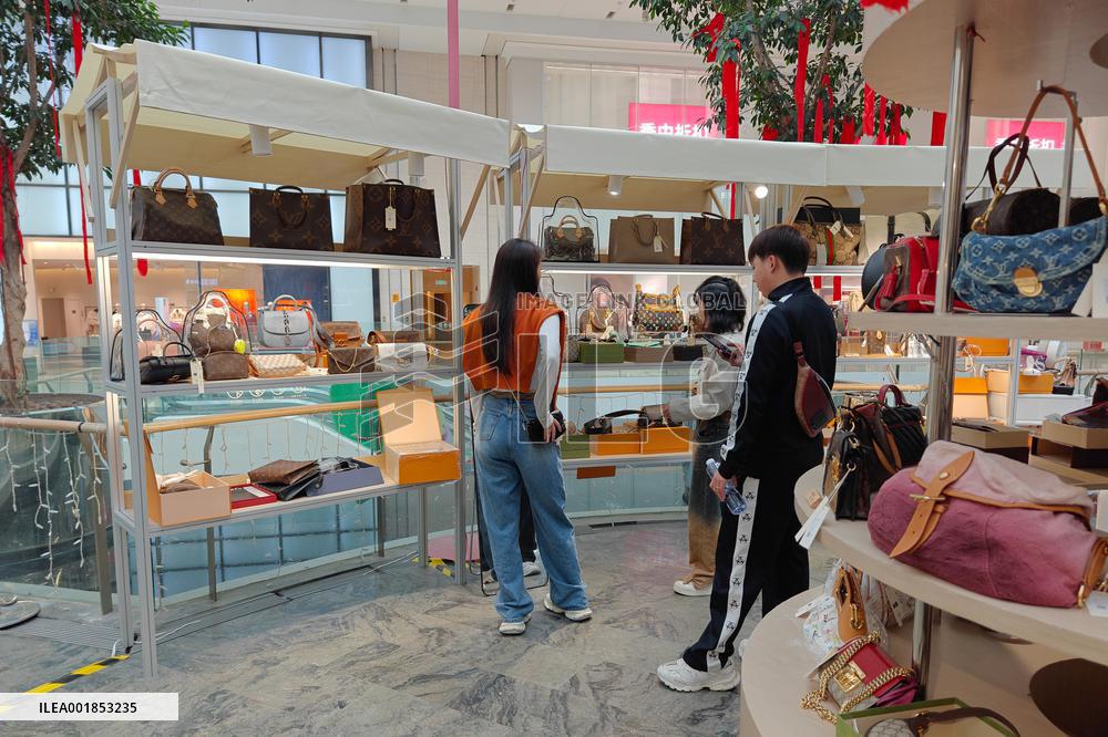 Second-hand Luxury Goods Industry in China