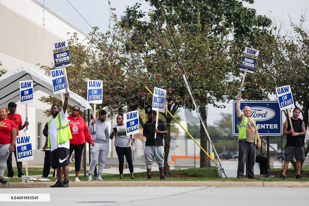 Xinhua Headlines: U.S. mired in wave of strikes fueled by social inequality, inflation