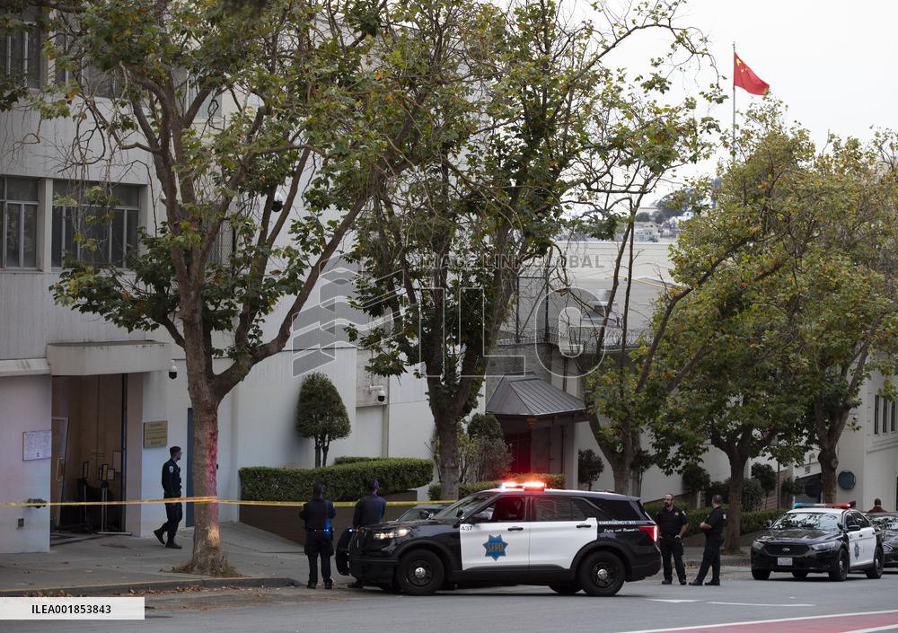U.S.-SAN FRANCISCO-CHINESE CONSULATE-CAR CRASH ATTACK