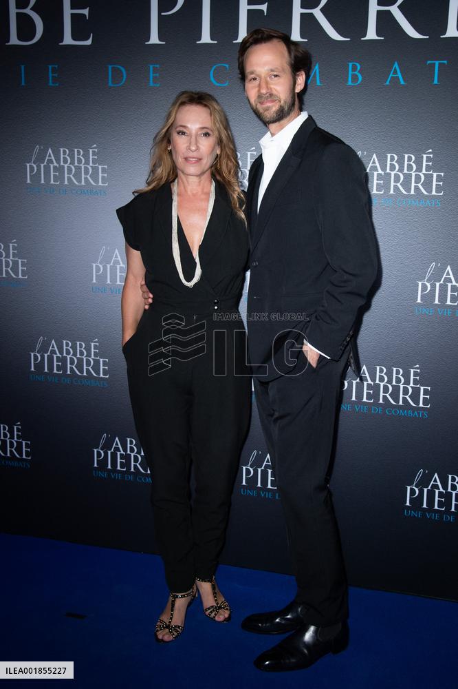 L Abbe Pierre Une Vie De Combats Premiere