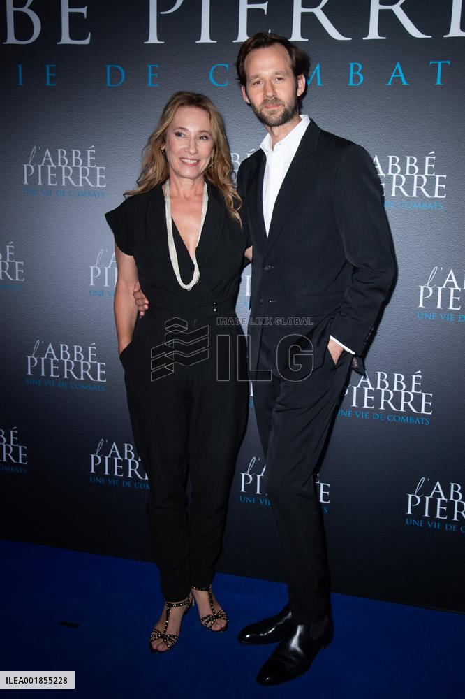 L Abbe Pierre Une Vie De Combats Premiere