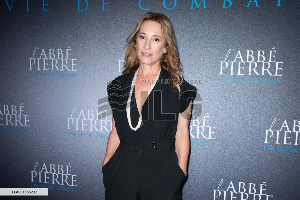 L Abbe Pierre Une Vie De Combats Premiere