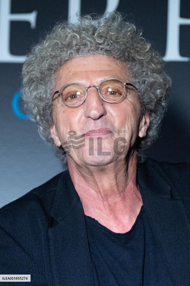 L Abbe Pierre Une Vie De Combats Premiere