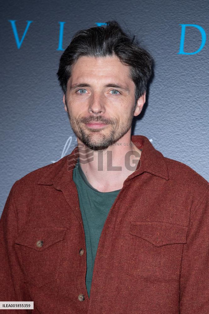 L Abbe Pierre Une Vie De Combats Premiere