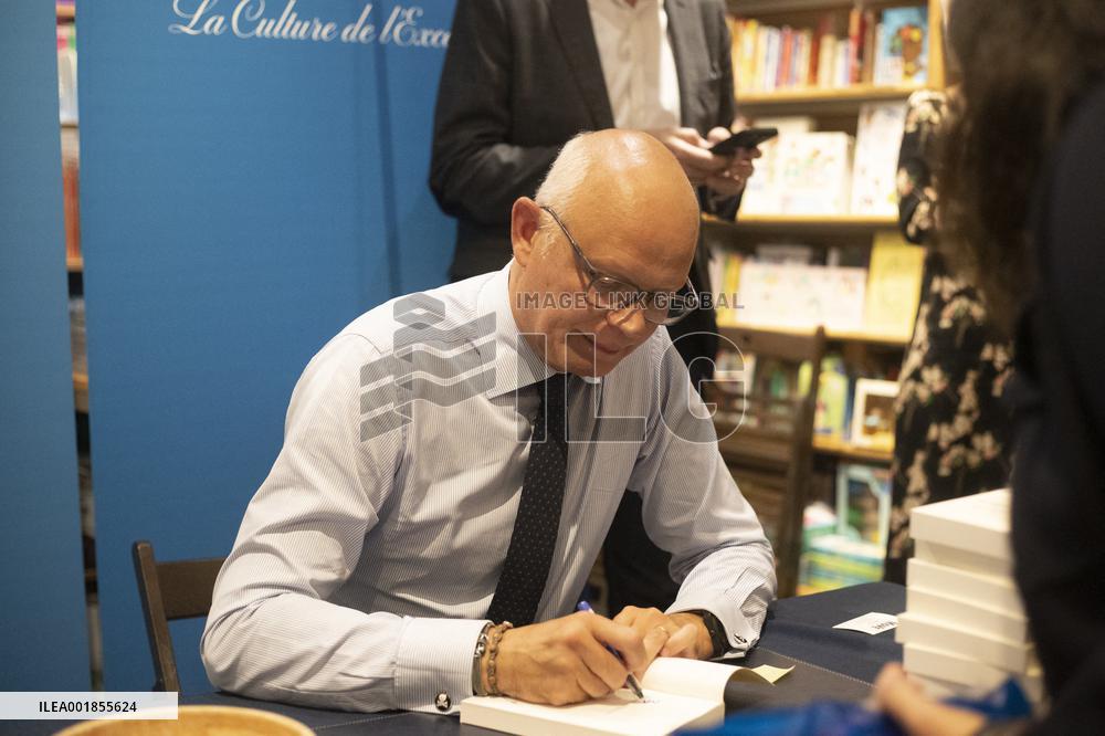 Edouard Philippe Book Signing - Paris