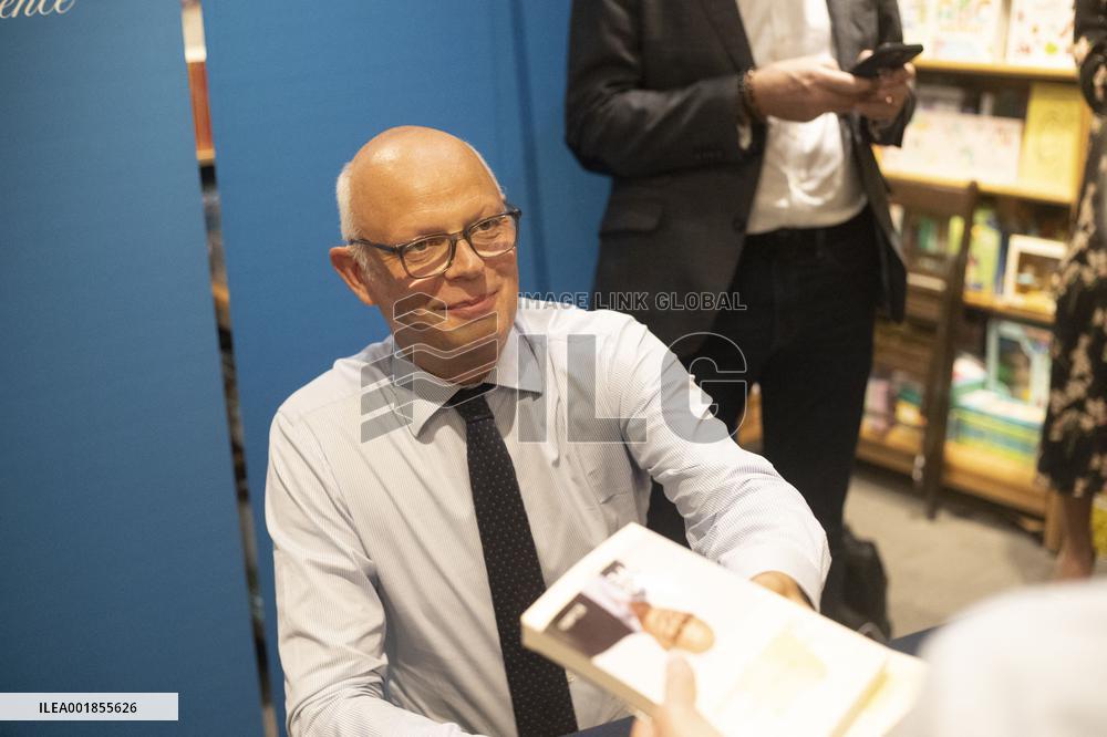 Edouard Philippe Book Signing - Paris