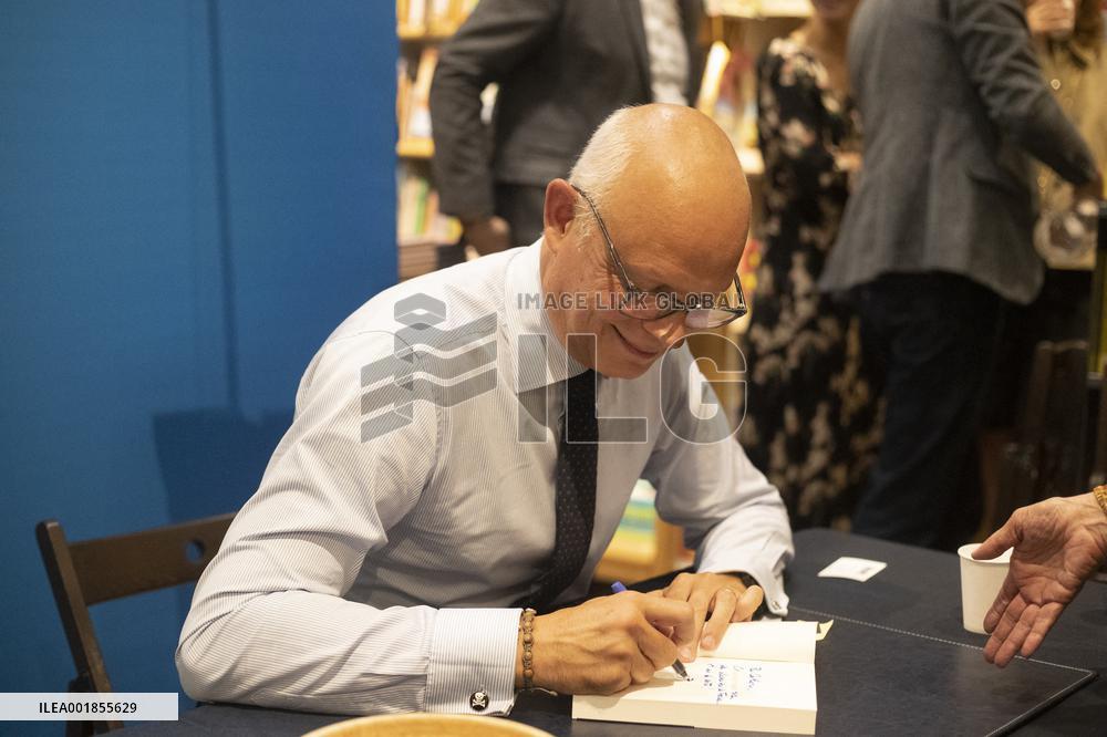 Edouard Philippe Book Signing - Paris
