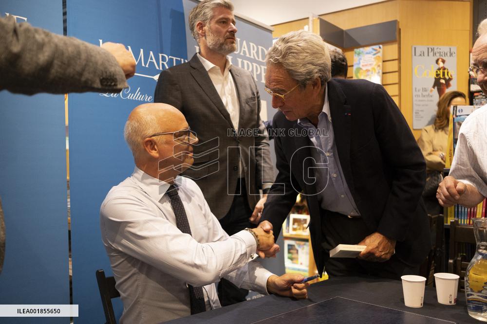 Edouard Philippe Book Signing - Paris