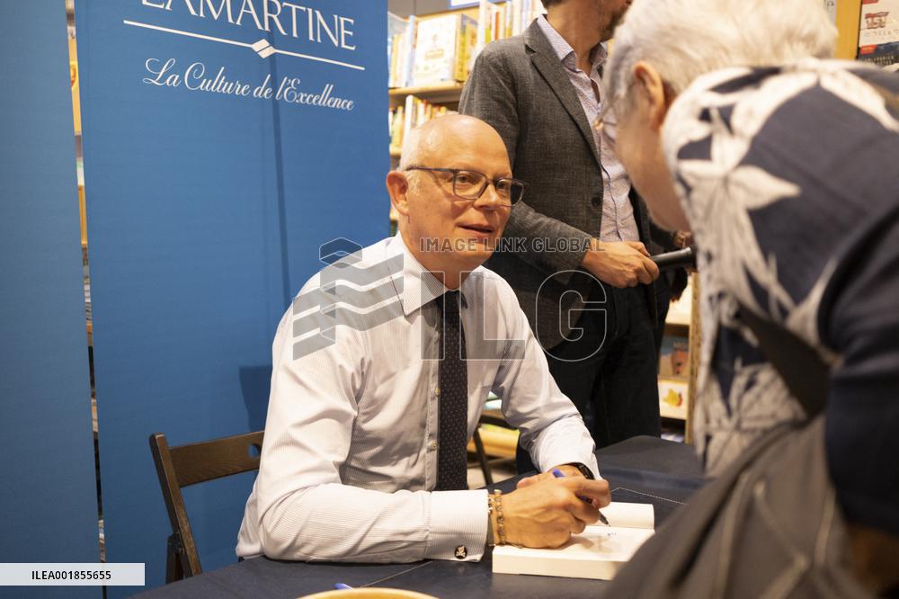 Edouard Philippe Book Signing - Paris