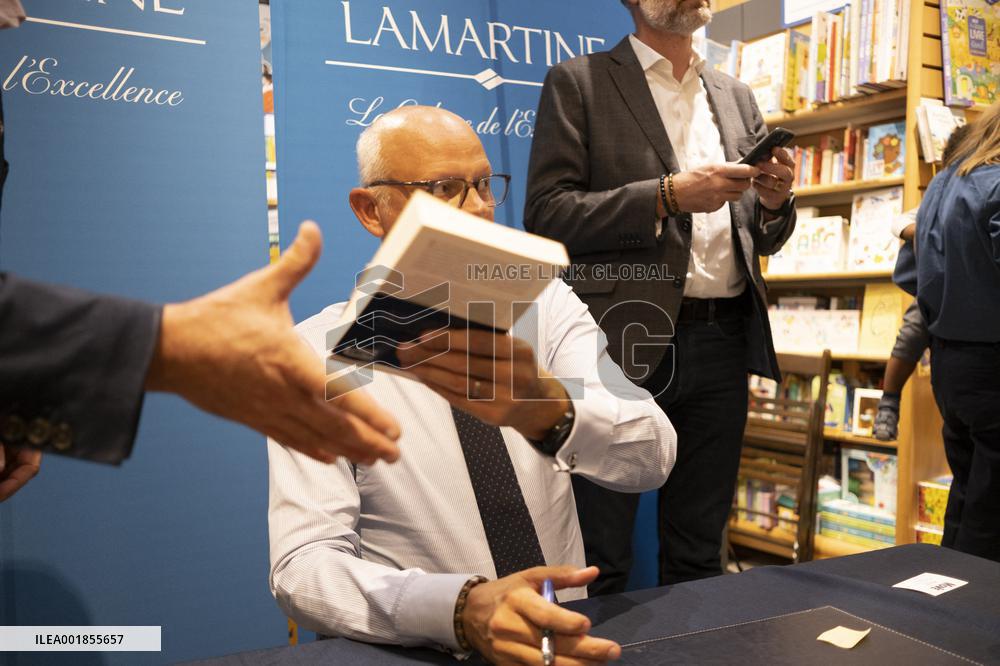 Edouard Philippe Book Signing - Paris