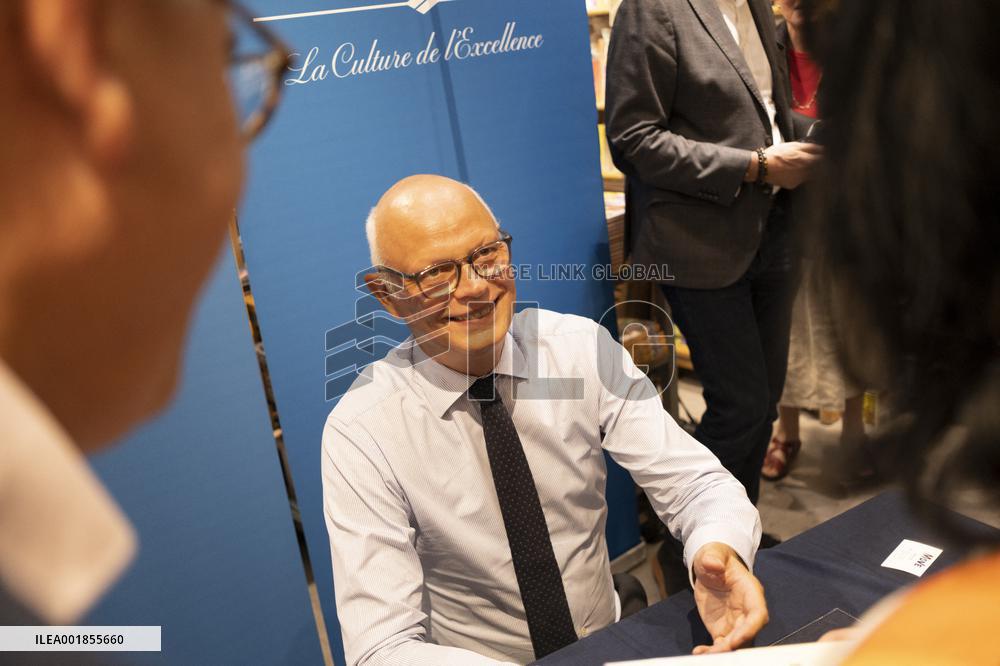 Edouard Philippe Book Signing - Paris