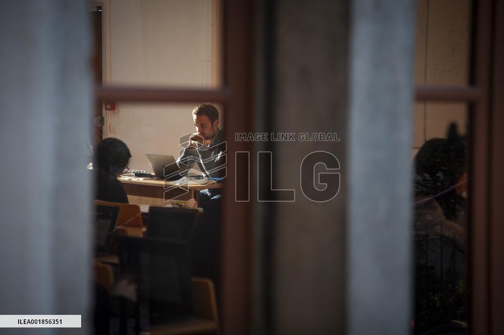 Illustration Of Lyon 2 University - Lyon