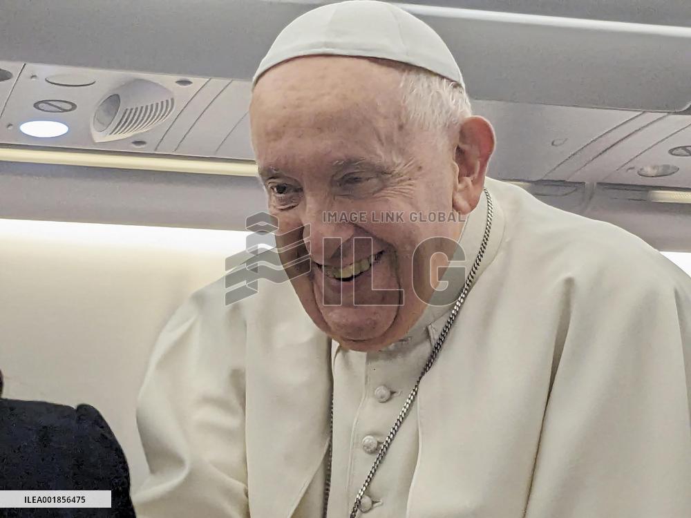 Pope Francis travels to Mongolia