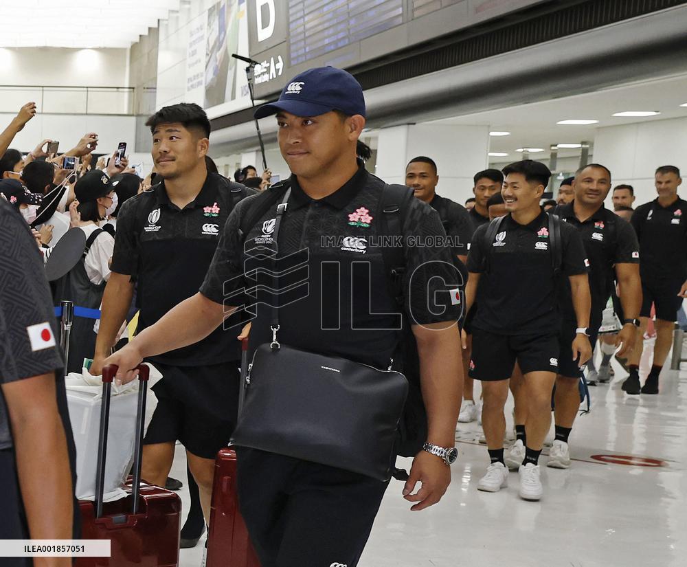 Rugby: Japan players return from World Cup in France