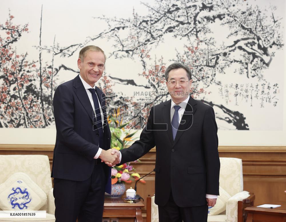 CHINA-BEIJING-DING XUEXIANG-OLIVER BLUME-MEETING (CN)