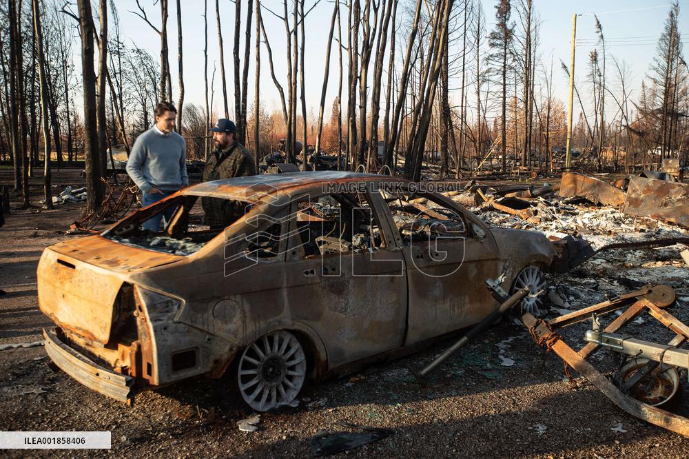 Trudeau Tours Fire-Affected North West Territories - Canada