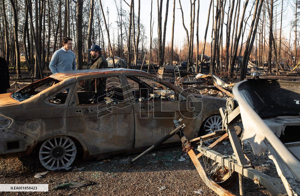 Trudeau Tours Fire-Affected North West Territories - Canada