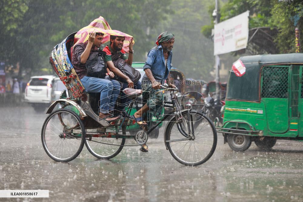 Heavy Rain Hits Dhaka - Bangladesh