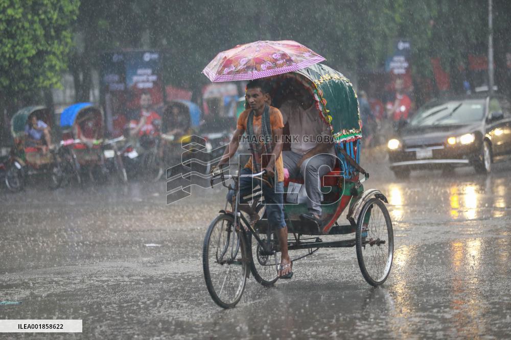 Heavy Rain Hits Dhaka - Bangladesh