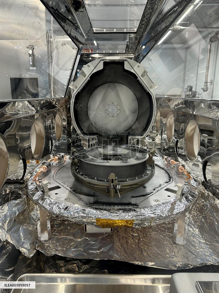 Nasa Reveals First Look At Asteroid Sample