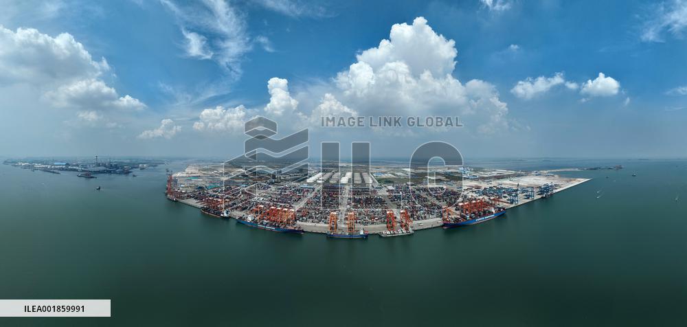 (EnchantingGuangxi) CHINA-GUANGXI-QINZHOU PORT-LAND-SEA TRADE-TRANSFORMATION (CN)