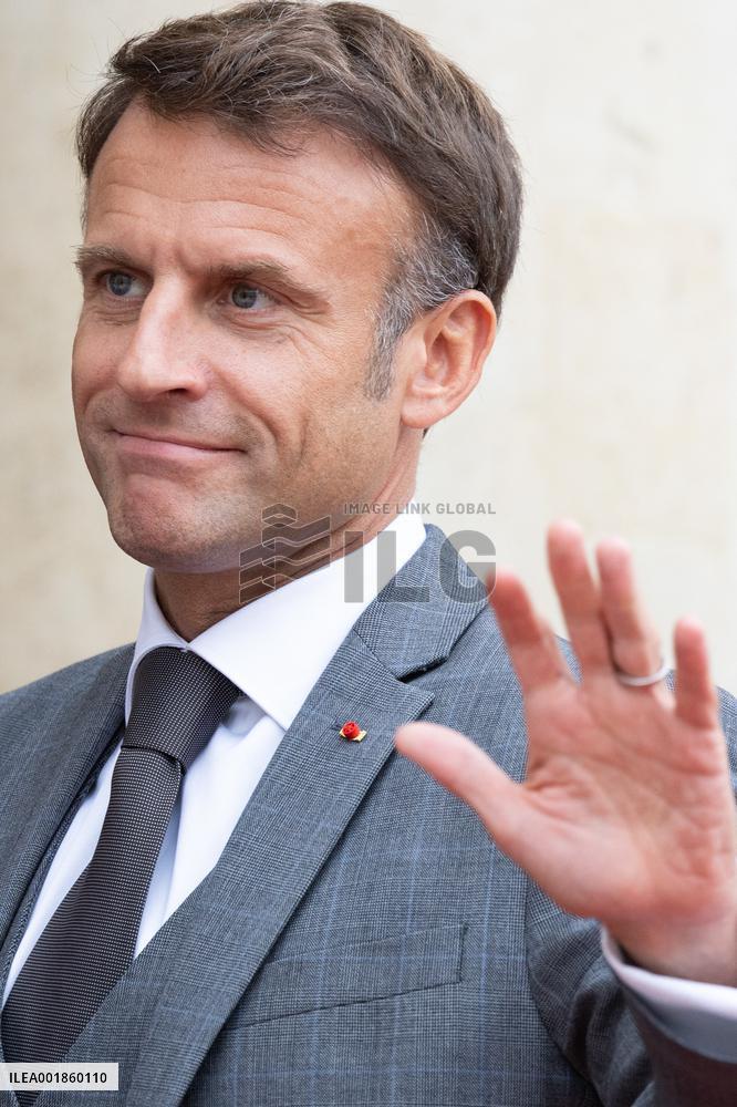 Emmanuel Macron welcomes Monglolia President - Paris