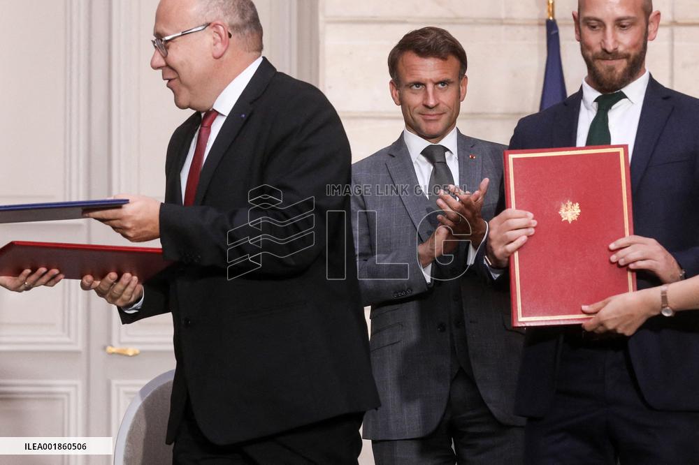 French President Meets Mongolia President - Paris