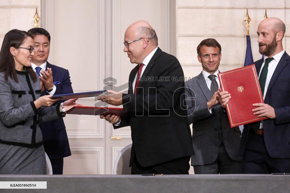 French President Meets Mongolia President - Paris