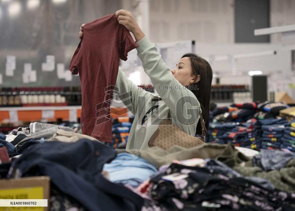 U.S.-CPI-SEPTEMBER-RISE