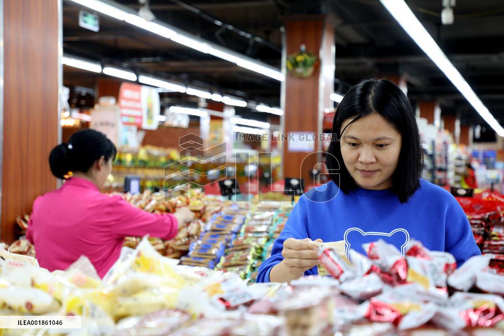 Consumers Shop at A Supermarket in Binzhou