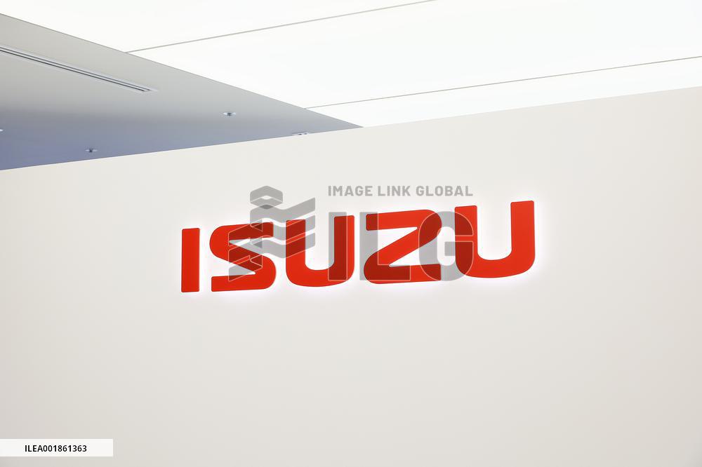 Isuzu Motors signage and logo