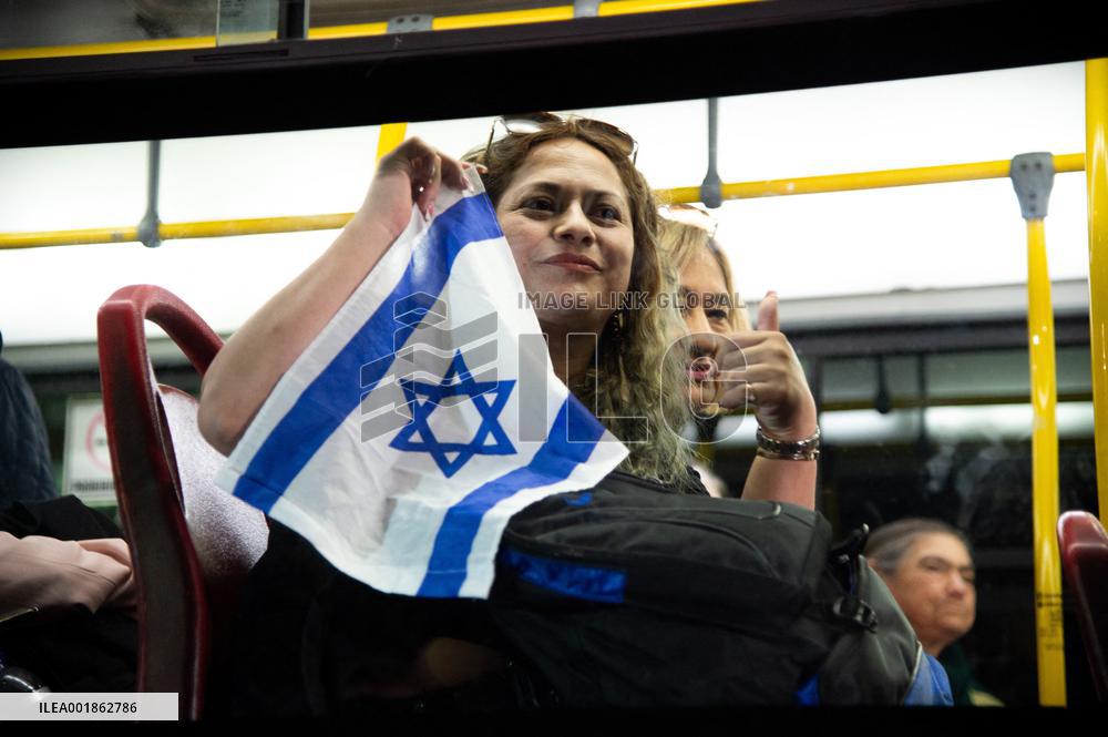 Humanitarian Flight From Israel Arrives in Colombia