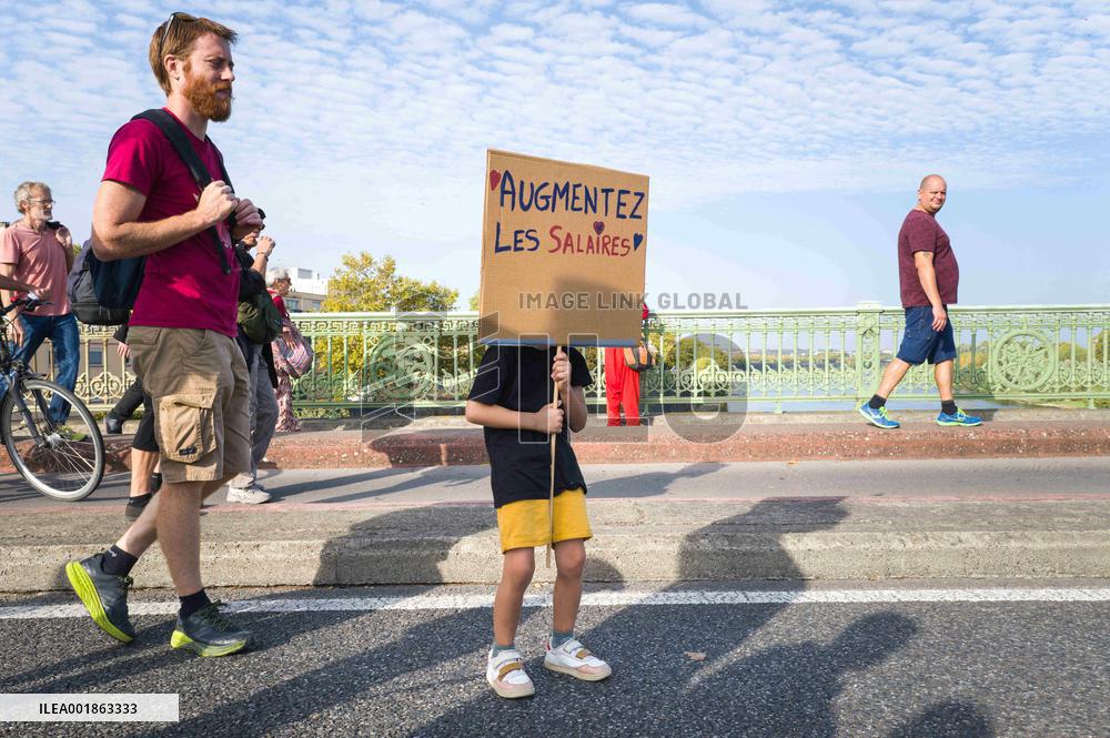 Inter-Union Strike And Mobilization For Wages - Toulouse