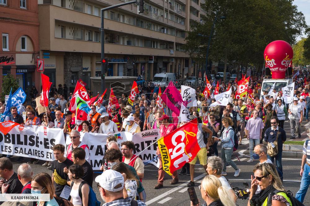Inter-Union Strike And Mobilization For Wages - Toulouse