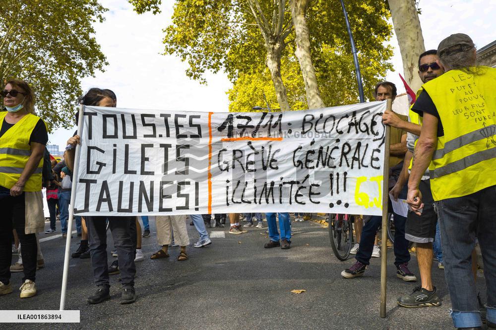 Inter-Union Strike And Mobilization For Wages - Toulouse