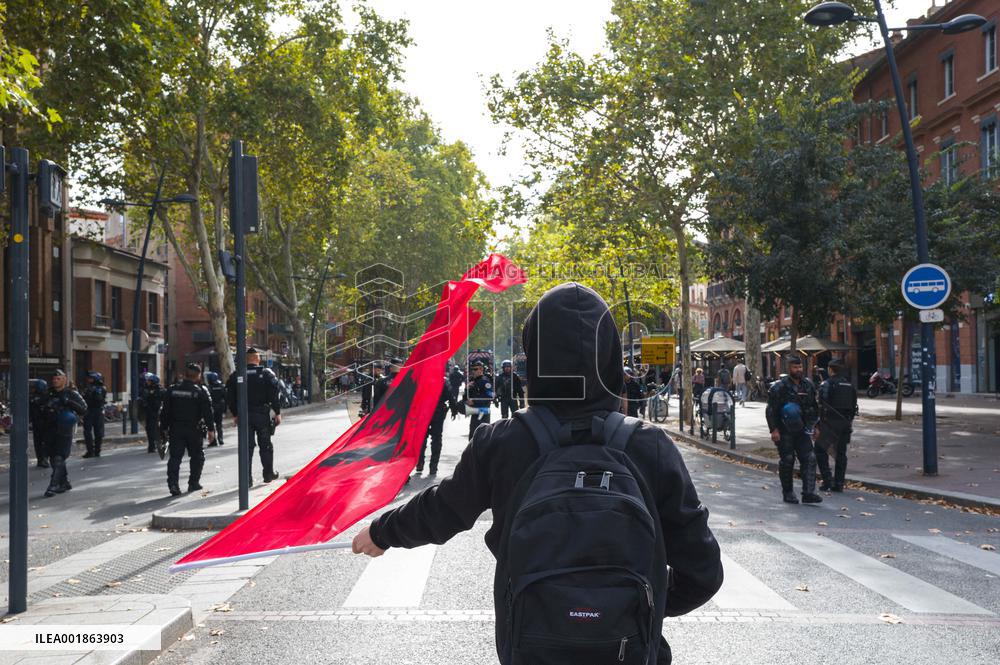 Inter-Union Strike And Mobilization For Wages - Toulouse