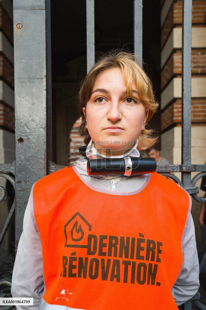 Latest Renovation Action In Front Of The Town Hall Of Toulouse