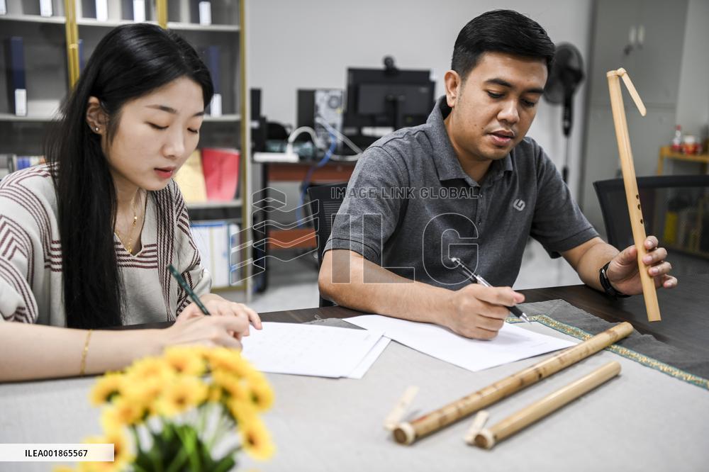 CHINA-GUANGXI-NANNING-INDONESIAN TEACHER-GAMELAN (CN)