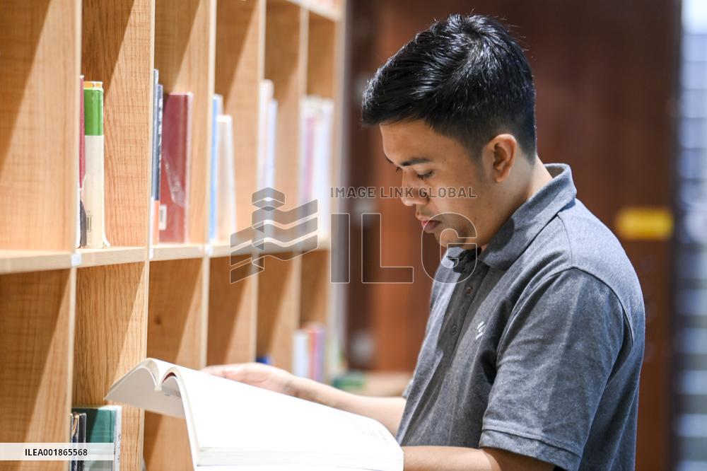 CHINA-GUANGXI-NANNING-INDONESIAN TEACHER-GAMELAN (CN)
