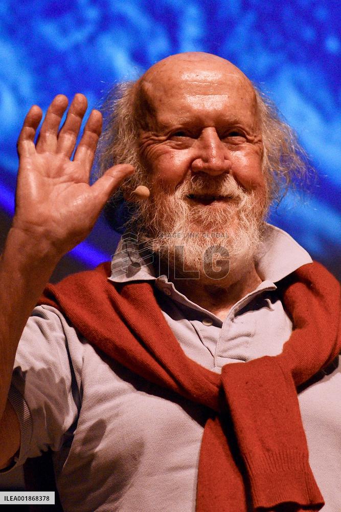 Canadian-French Astrophysicist Hubert Reeves Died At 91