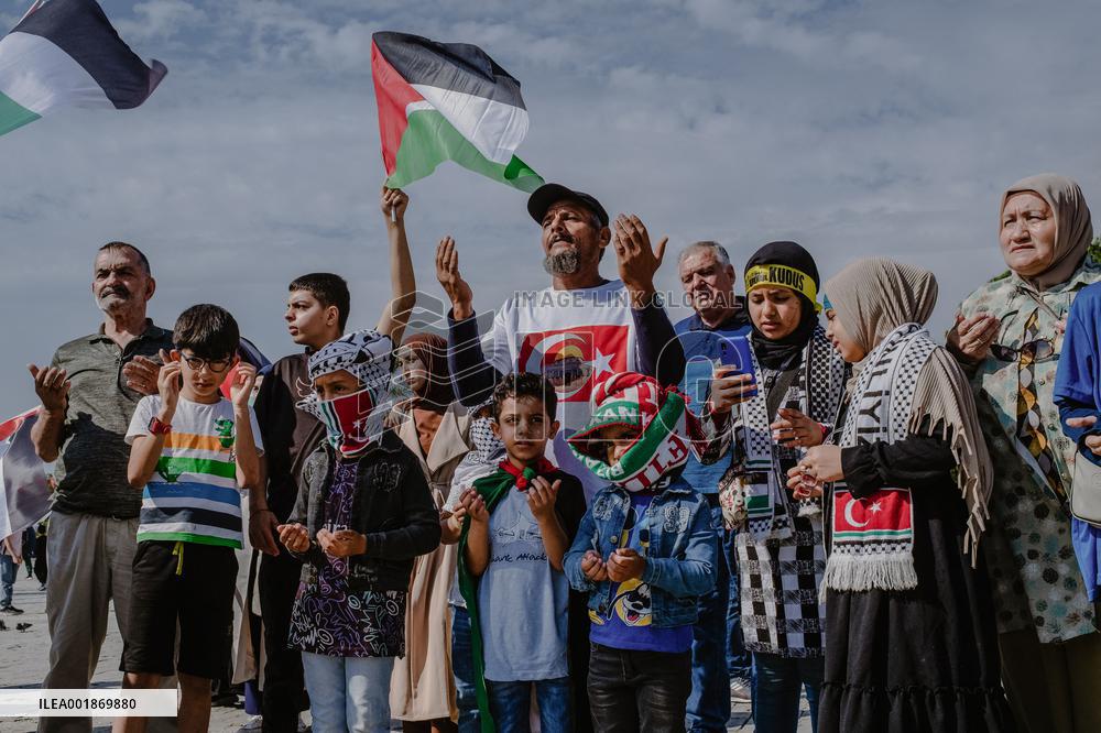 Pro-Palestinian Protest - Izmir