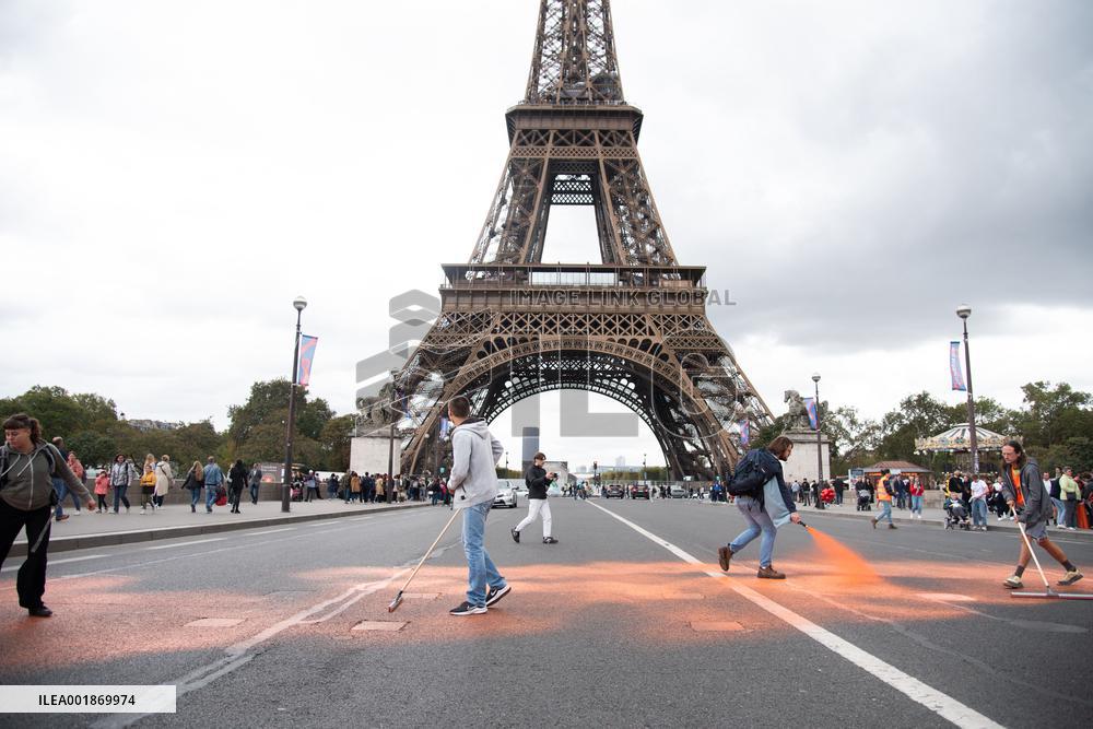 Derniere Renovation Action On Iena Bridge - Paris