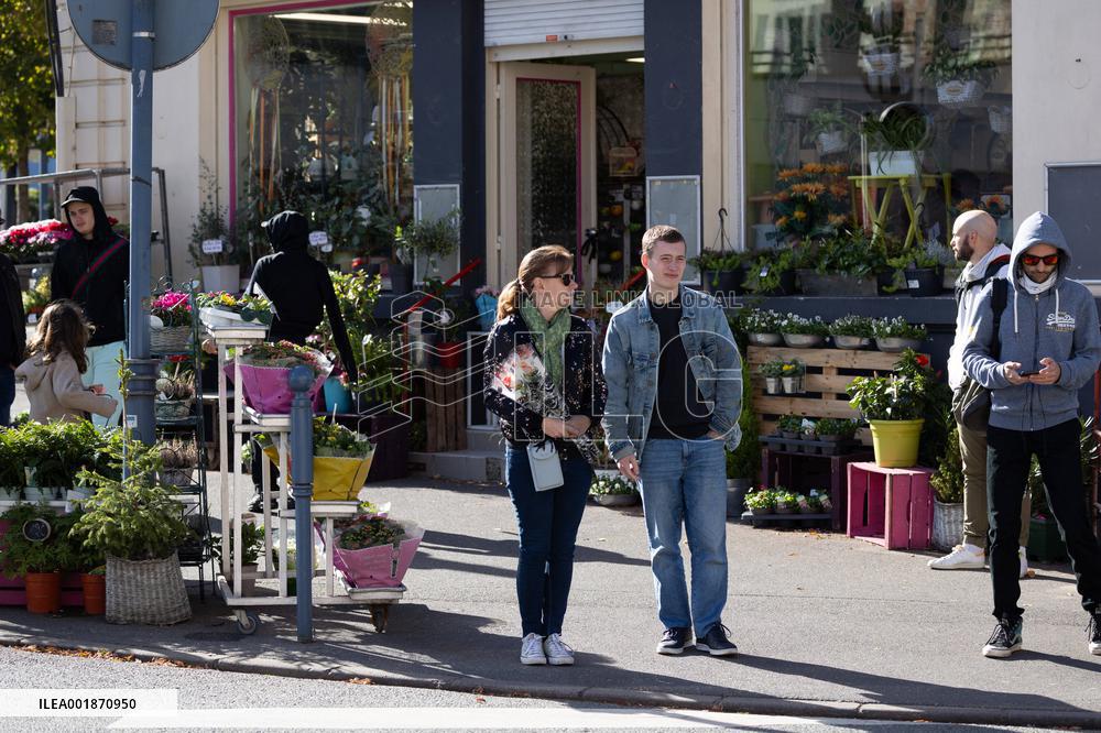 Flowers in front of Gambetta high school - Arras