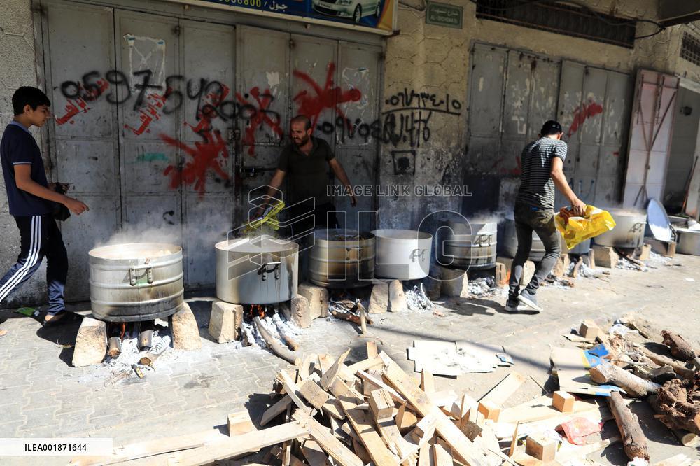 (FOCUS)MIDEAST-ISRAELI-PALESTINIAN CONFLICT-HUMANITARIAN CRISIS