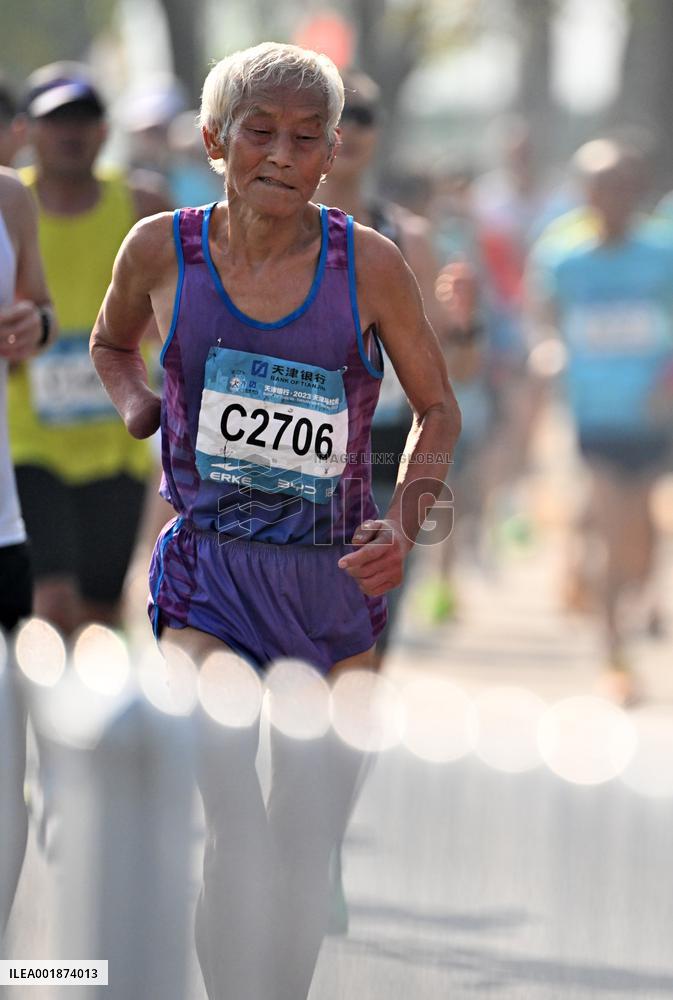 (SP)CHINA-TIANJIN-MARATHON-SENIOR RUNNER (CN)