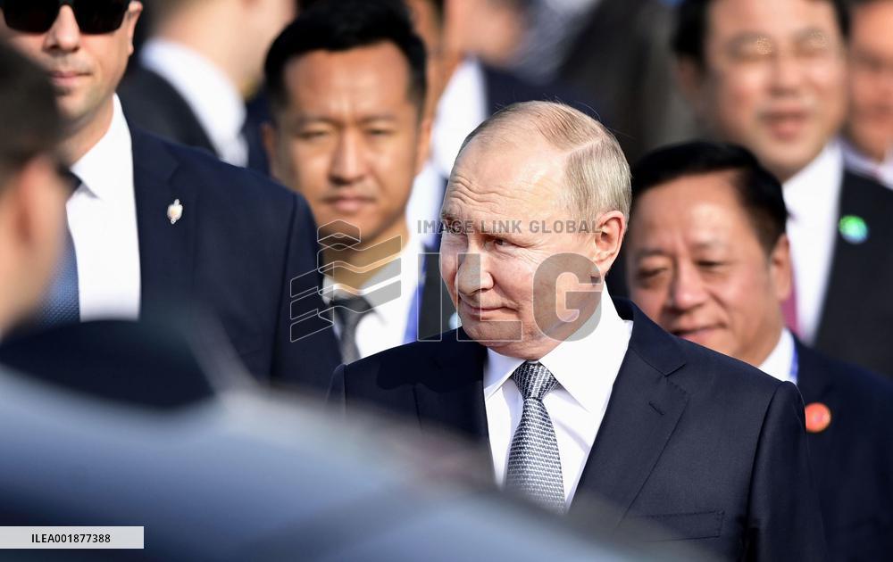Putin visits Beijing