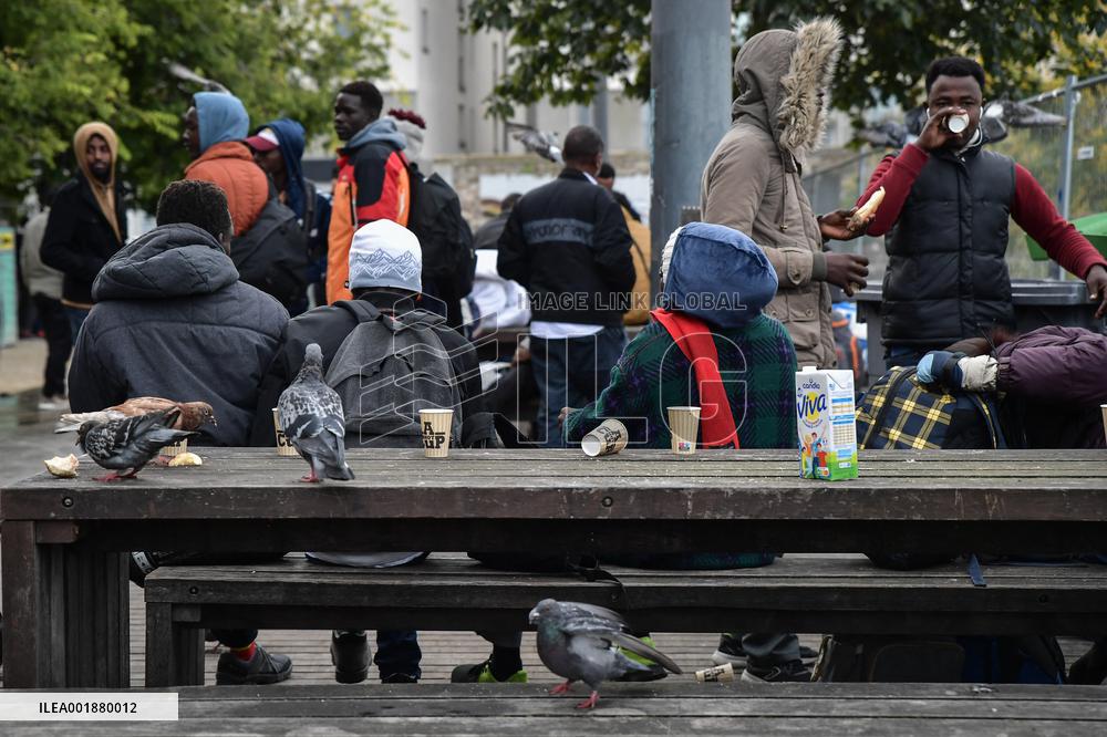 Migrants Gather To Receive Alimentary Aid - Paris