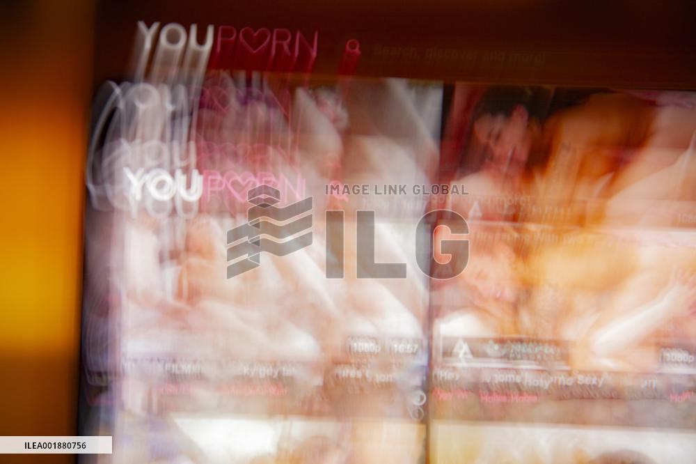 Illustrations Of A Pornographic Website - France